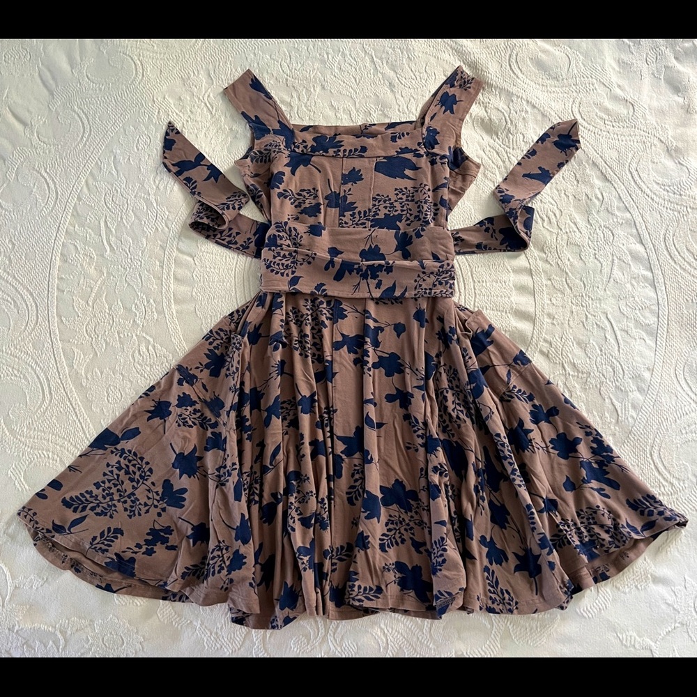 ♥️Effie’s Heart♥️ jersey taupe and navy print dress with belt and pockets! L-XXL